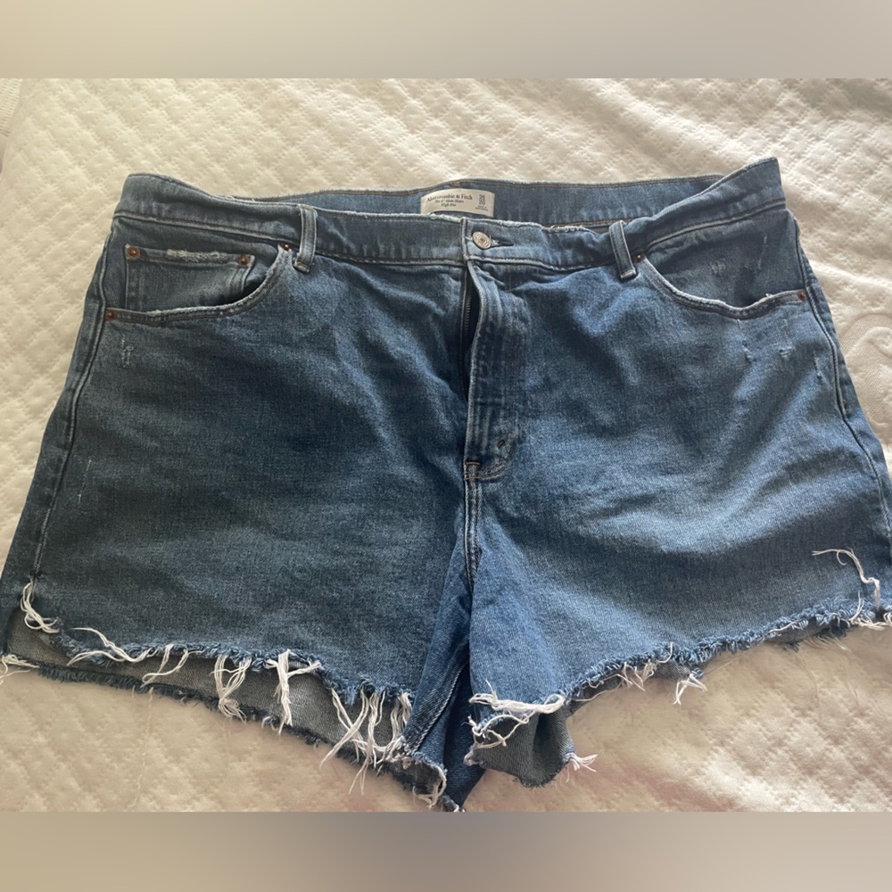 Abercrombie Mom short